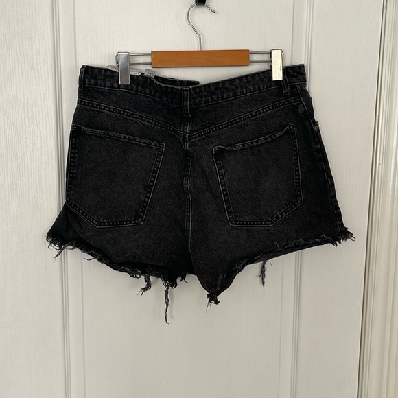 Zara black denim high-rise frayed shorts 4365/205 - Picture 5 of 7